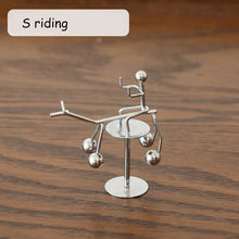 Load image into Gallery viewer, Metal Man Hogar Small Iron Man Perpetual Balance Physics Science Pendulum Newton Cradle Tumbler Desk Toy Home Decor