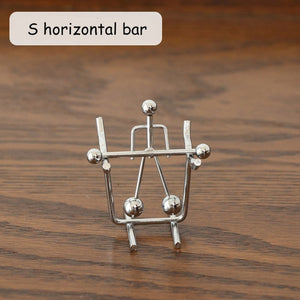 Metal Man Hogar Small Iron Man Perpetual Balance Physics Science Pendulum Newton Cradle Tumbler Desk Toy Home Decor